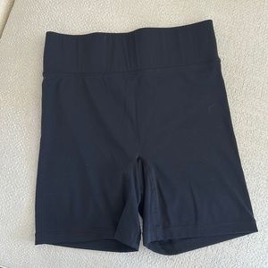 LL ACCESS High Waisted Center Stage 9in Biker Short